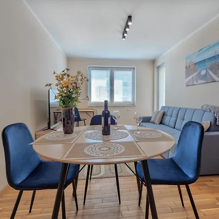 Reagan Park - Parking&balcony - By Rentujemy 아파트