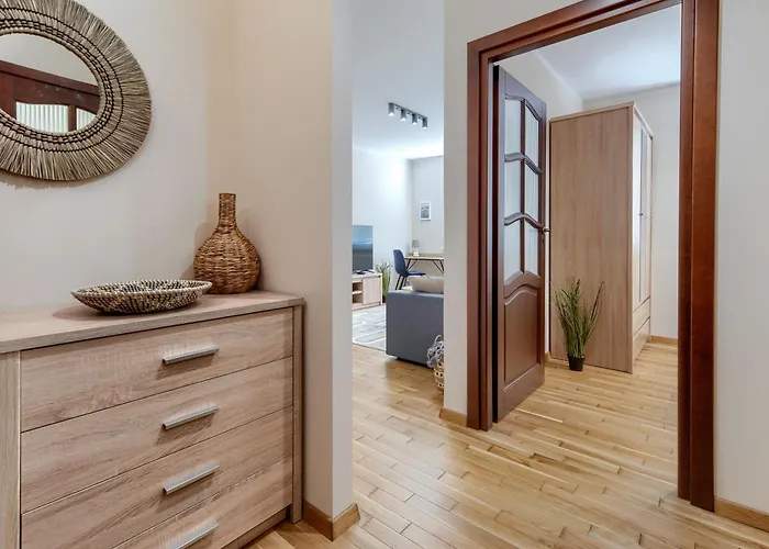 Reagan Park - Parking&balcony - By Rentujemy アパート