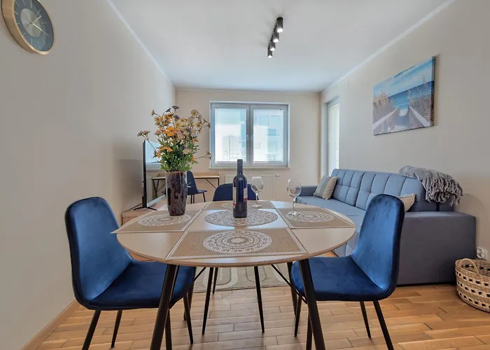 Reagan Park - Parking&balcony - By Rentujemy アパート